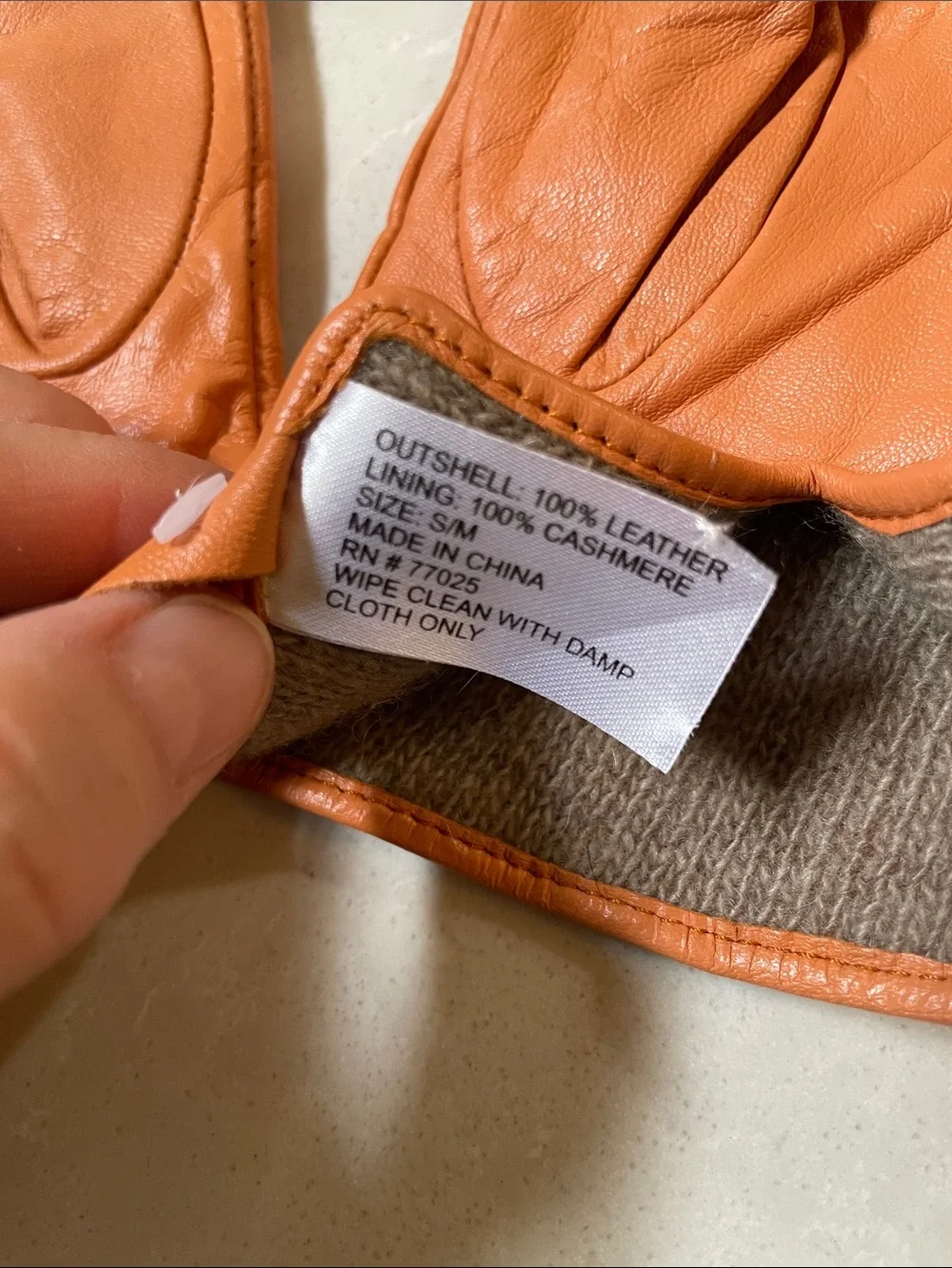 Terry Lewis Classic Luxuries Women's Leather Gloves in Warm Peach